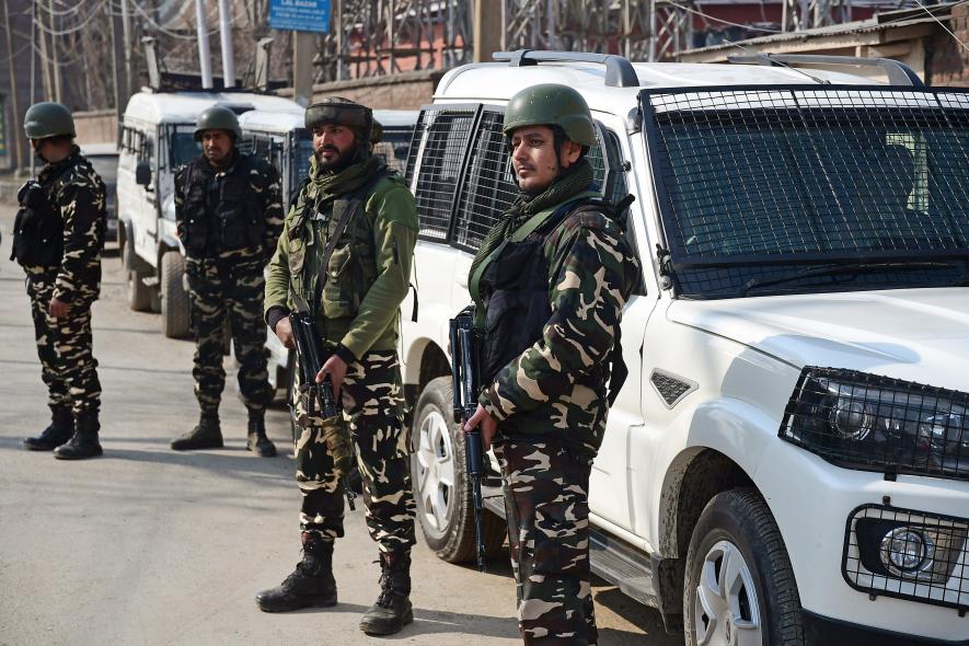 Cop Killed, 2 Injured in Fresh Militant Attack in Srinagar
