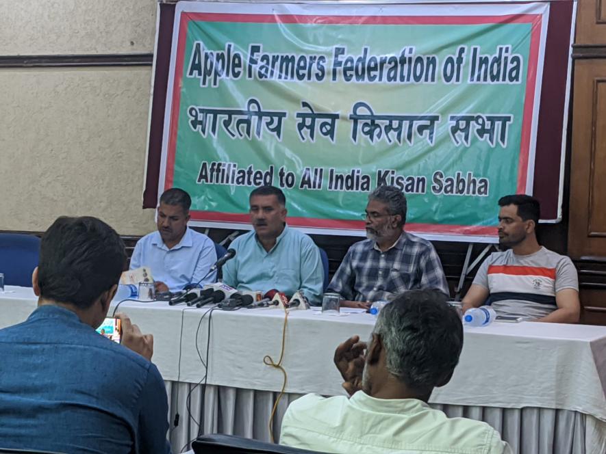 In a total apple economy of Rs 14,000 crore, apple farmers are receiving only Rs 4,000 crore in the value chain, say orchardists who arrived in Delhi to apprise the Union agricultural minister of the “crisis situation”.