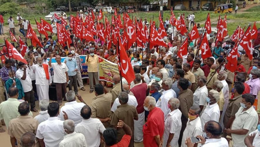 Informal workers protest in Salem. Image courtesy: CITU, Tamil Nadu.