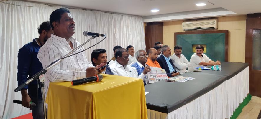 (L-R) Ambanna (Standing), Ananth Naik, Justice Gokhale (retd), M Venkataswamy, Gyan Prakash Swamyji, B Gopal, Mavalli Shankar, Hennur Srinivas