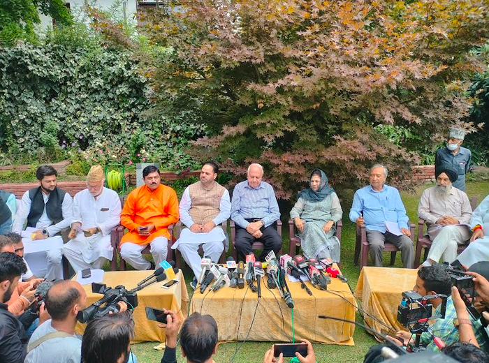 J&K: 8 Parties Unite to Oppose Voting Rights to Non-Locals, Term it ‘Unacceptable’