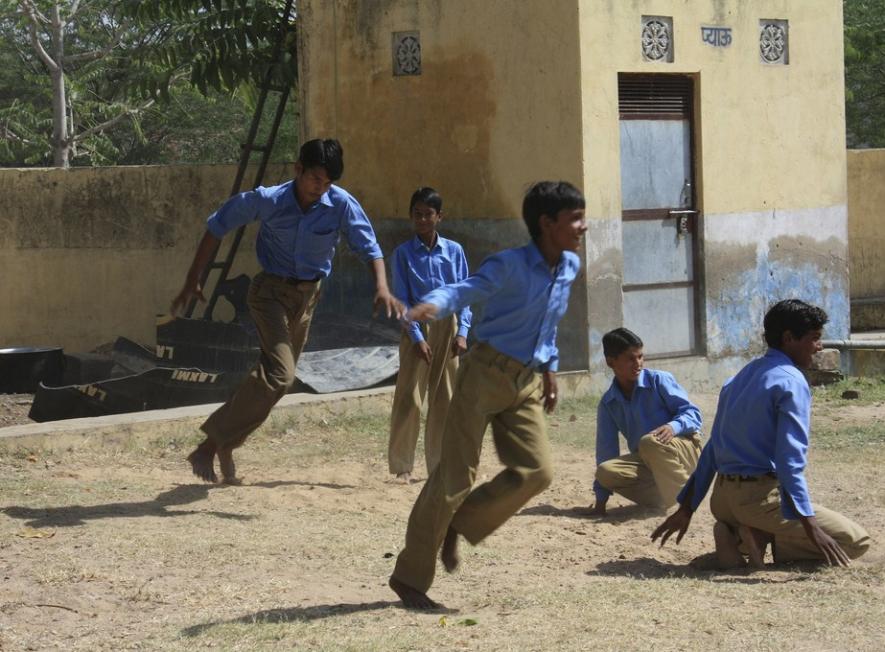 Haryana: No Staff Recruited Since 1998, Teachers Pay to Get Schools Cleaned in Karnal