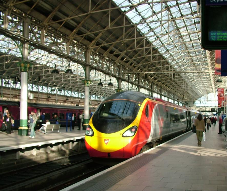 Manchester Piccadilly station & Virgin Pendolino