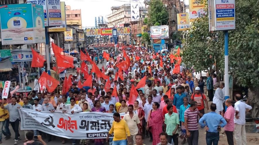 West Bengal: Over 100 CPIM Activists Injured After Police Lathicharge on a Law Violation Programme