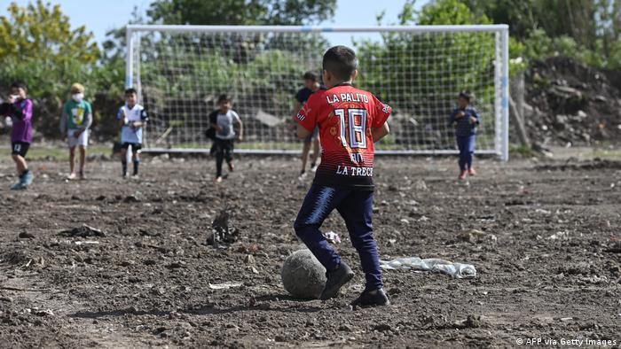 Football-crazy Argentina: Many children dream of a world-class career
