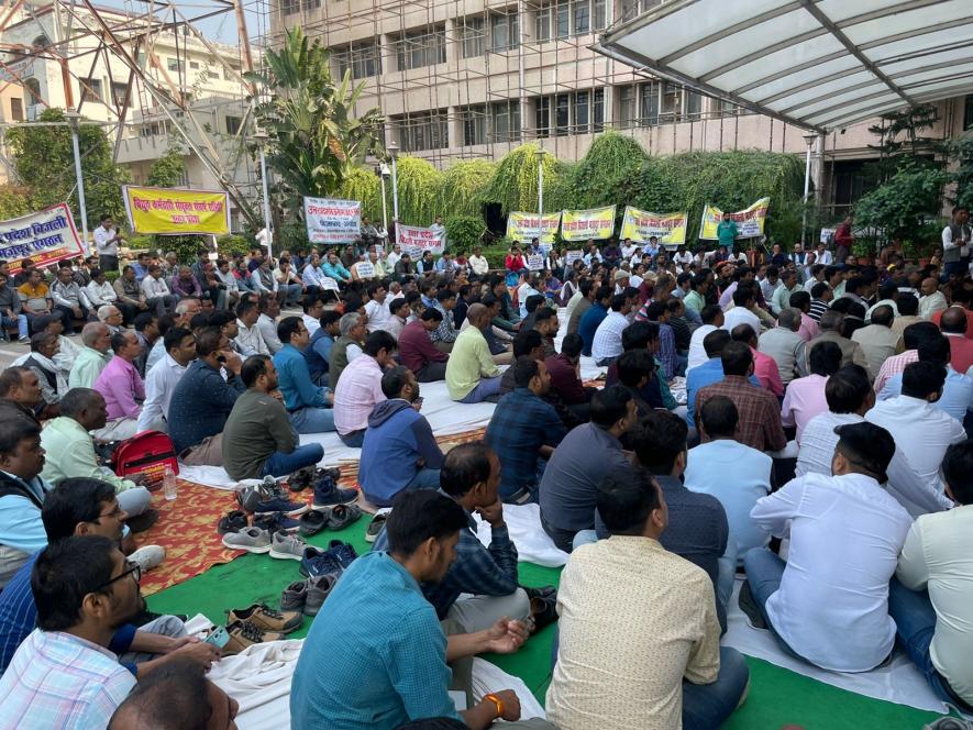 UP: Power Engineers, Staff Begin Indefinite Sit-In Protest Against Privastation, Pay Anomalies