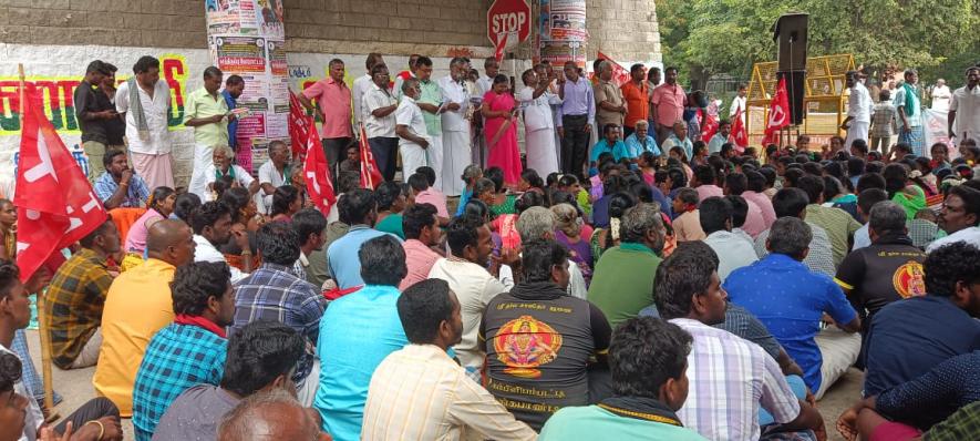Leaders of the CPI(M) and TNTA leading the protest if the Malai Vedan community members in front of the District Collector office, Dindigul 