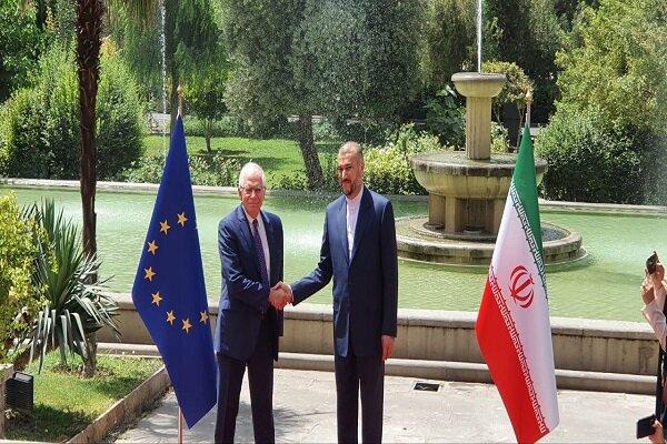 EU foreign policy chief Josep Borrell (L) with Iran’s Foreign Minister Amir Abdollahian, Tehran, July 27, 2022. (File photo)