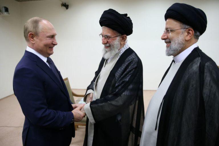 Iran’s Supreme Leader Ayatollah Ali Khamenei (C) received Russian President Vladimir Putin (L). Iran’s President Ebrahim Raisi is on the right, Tehran, July 19, 2022