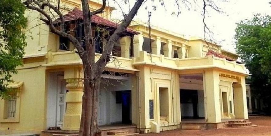 Visva Bharati VC Sends Termination Notice to Faculty Association President, Suspends 6 Students