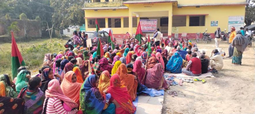 NREGA workers on protest against no payment in Vaishali, Bihar. Credit: NREGA Sangharsh