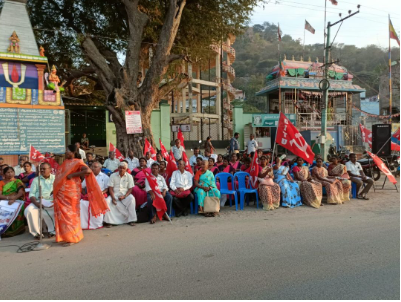 A roadside meeting explaining the demands, in Vellore on March 11. Image courtesy: CITU, Tamil Nadu