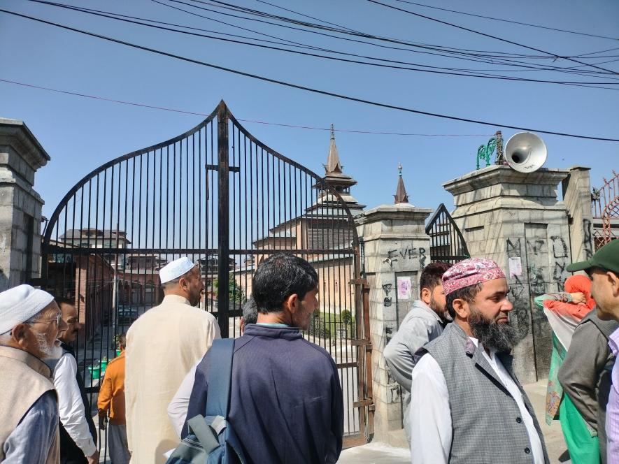 J&K: Outrage as Authorities Bar Juma't ul Vida Prayers at Srinagar's Jamia Masjid