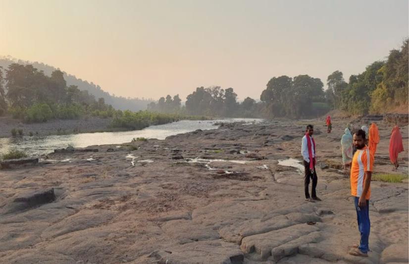 Narmada river passing through Odhari village where Basania dam is being proposed (Photo - Pooja Yadav, 101Reporters).