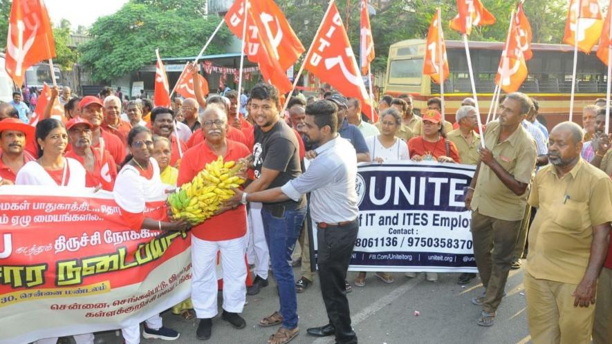 The IT employees union welcomed the Chennai mandal CITU padayatra in south Chennai.