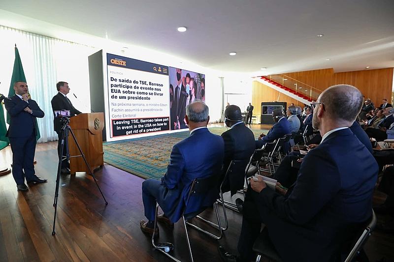 Jair Bolsonaro at the meeting with ambassadors/ Clauber Cleber