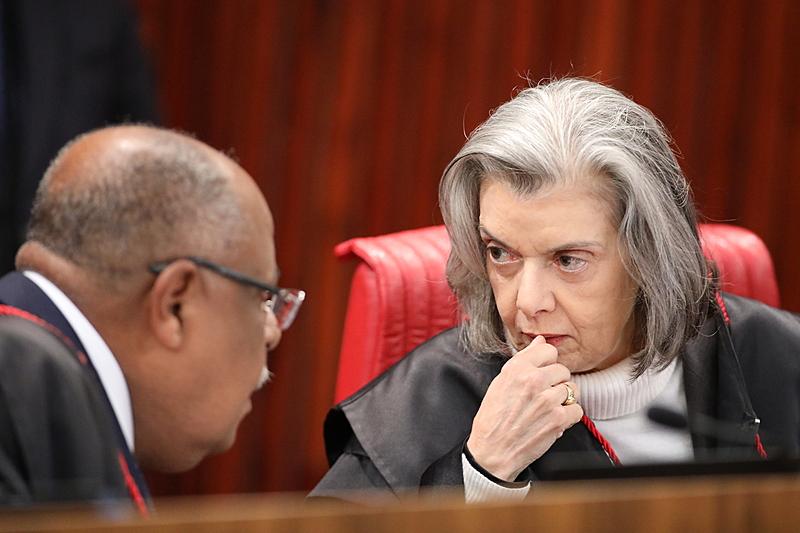 Minister Cármen Lúcia / Alejandro Zambrana