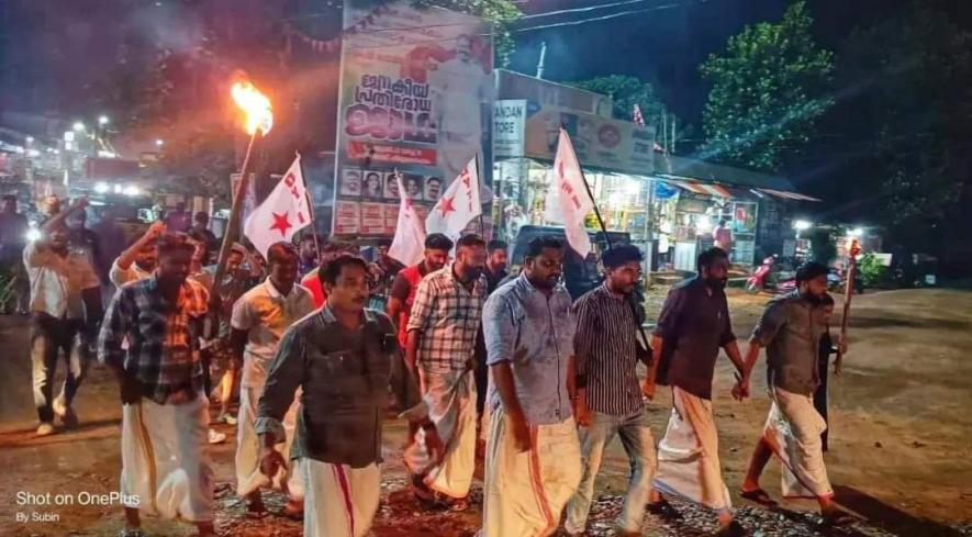 DYFI members took out torchlight protests across 3,000 locations in Kerala against atrocities committed against the Kuki-ZO tribes (courtesy: DYFI Kerala)