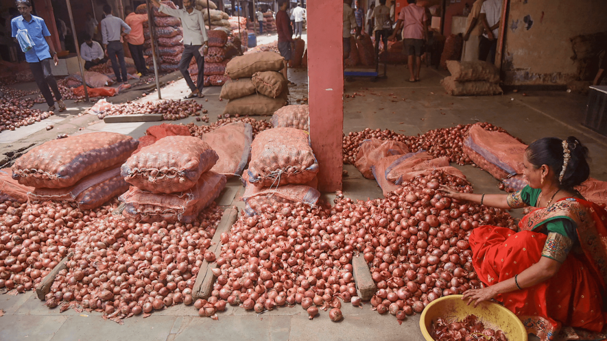  APMC Onion-Potato Market, in Navi Mumbai, Monday, Aug 21, 2023. Union Government has imposed a 40% duty on the export of onions. Image Courtesy: PTI
