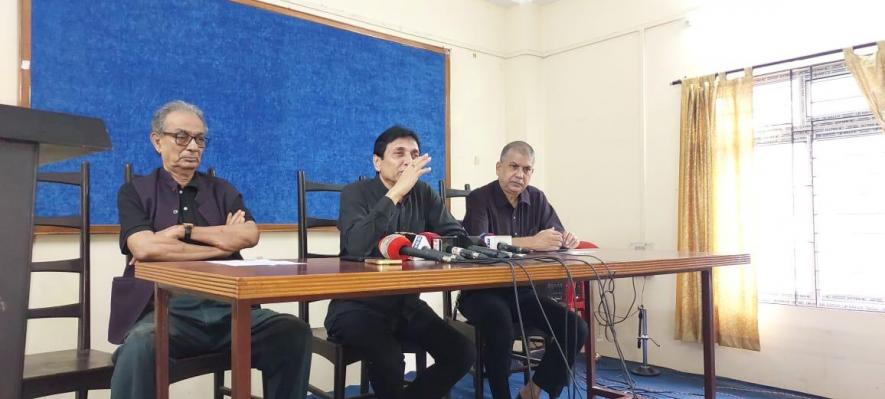 Addressing the press, prominent journalists and editors questioned the police crackdown on NewsClick; Guwahati, October 6.