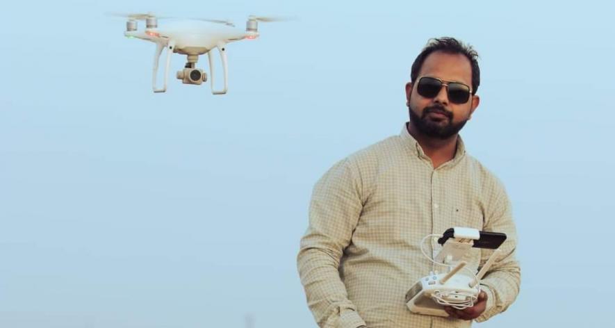 Chahat Balana doing drone photography in Hanumangarh (Photo sourced by Amarpal Singh Verma, 101Reporters).