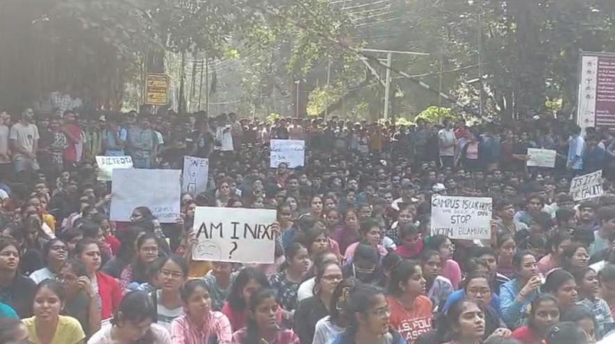 Protesting students alleged that ABVP members tried to disrupt their march and were violent. No arrests made by police even after 5 days.