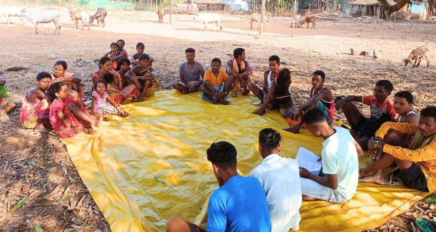 Students organizing village meeting in Chitrakonda block (Photo - Abhijit Mohanty, 101Reporters).