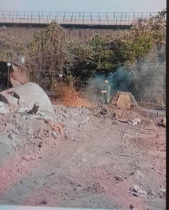 FSNL worker at Durgapur Steel Plant in West bengal.