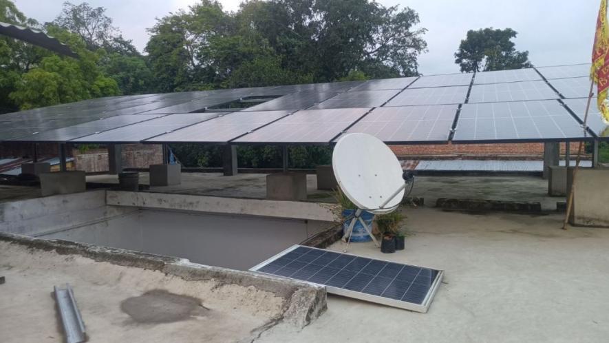 Rooftop panels for a flour mill in Brahmavali, Sitapur (Photo - Ramji Mishra, 101Reporters)
