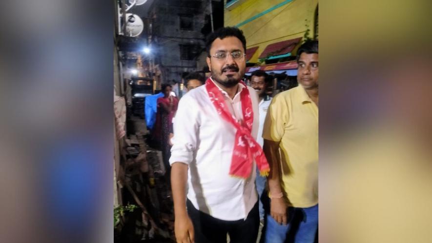 Former SFI General Secretary Mayukh Biswas during campaign in Dumdum. 