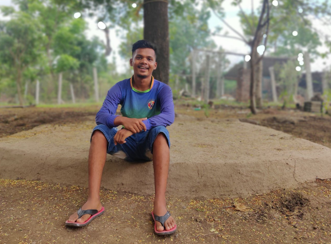 Ankesh Yalvi uses online education apps, but only when there is network