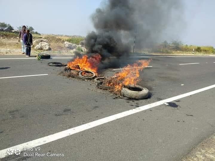 Tyres%20were%20burnt%20to%20generate%20smoke%20as%20sign%20of%20protest.jpg