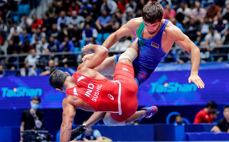 Indian Wrestler Sushil Kumar attempts a reversal technique