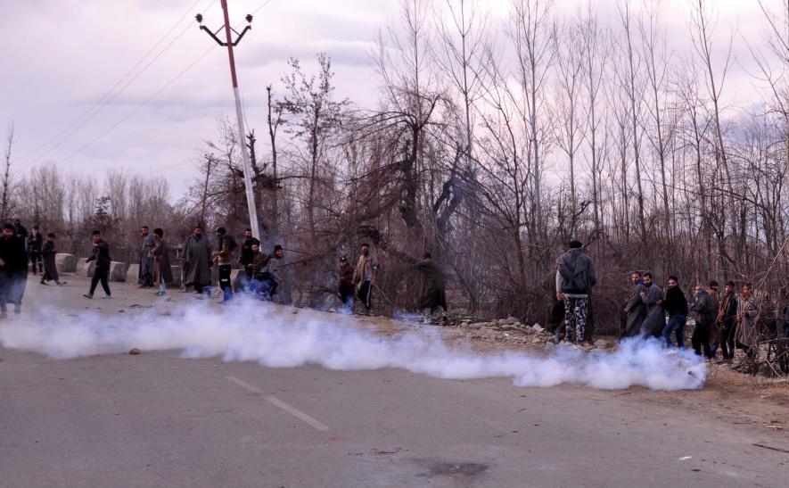 Tear gas shells were fired at Kulgam protesters